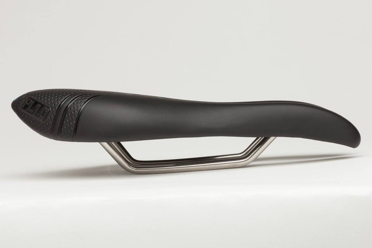 White Saddle F715665