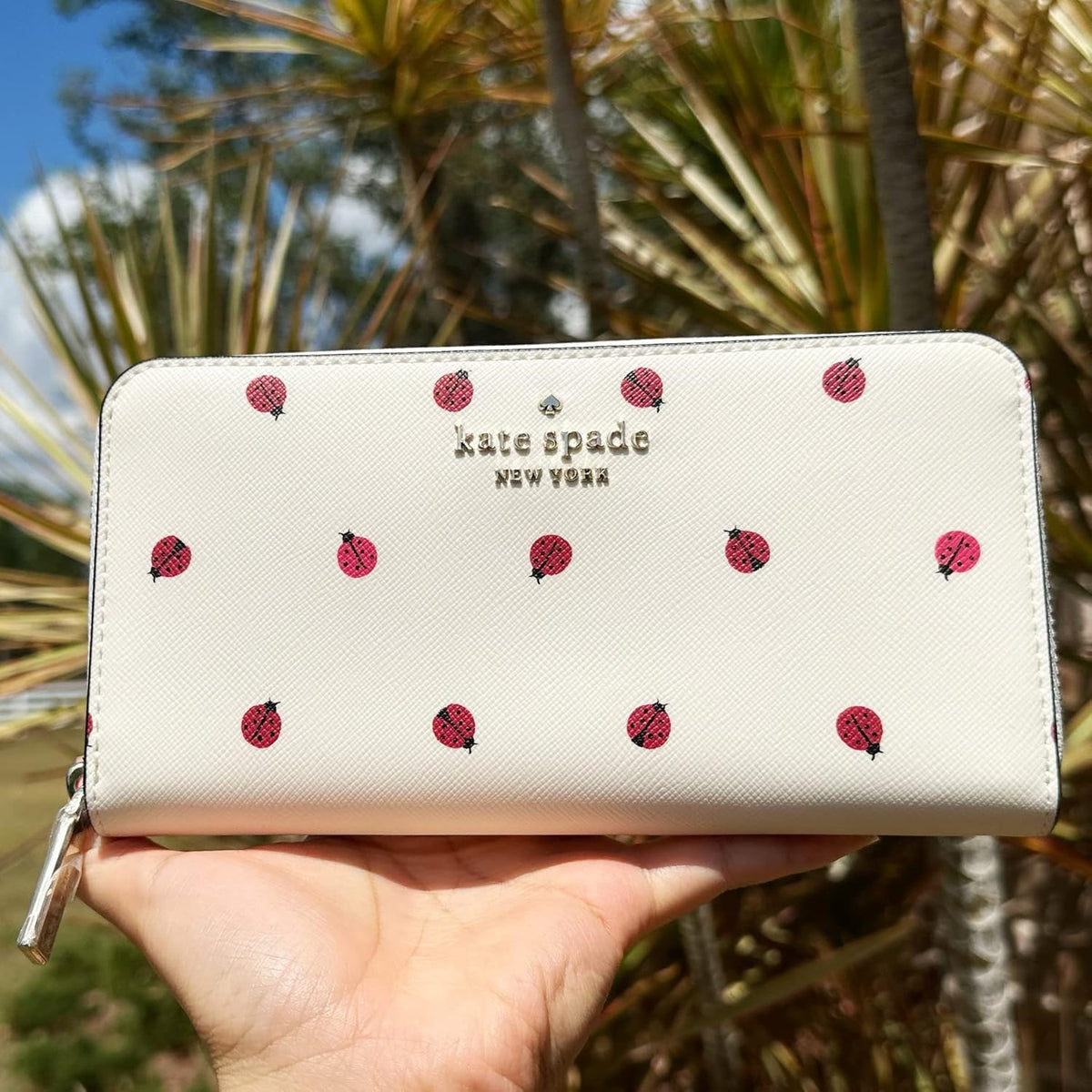 Cream Multi Continental Wallet P7500