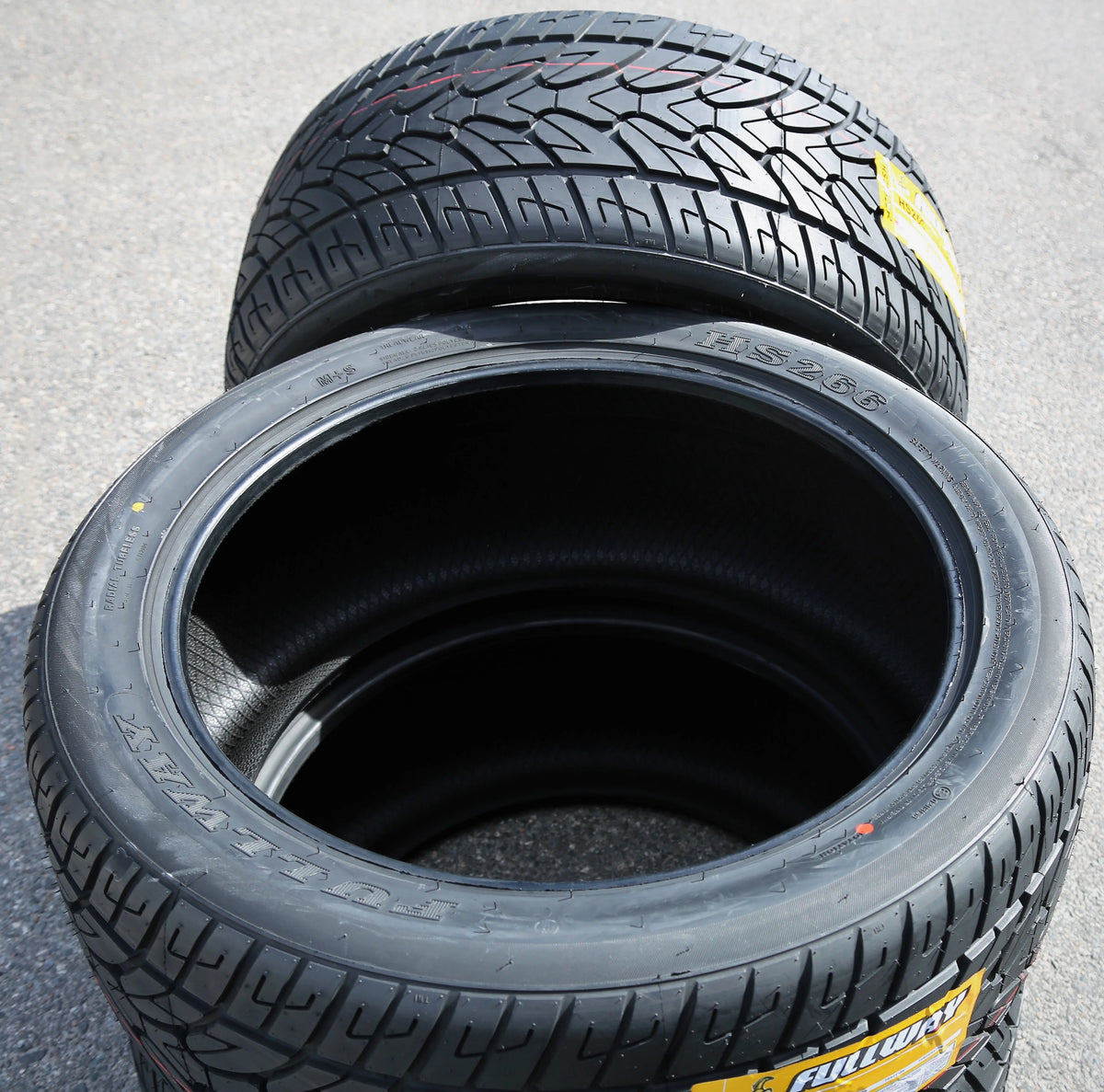 285/45R22 114V XL A/S Performance Tire H944284