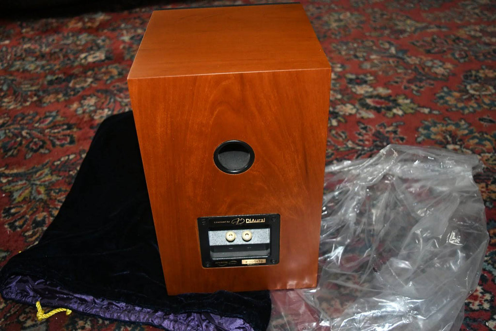 Bookshelf Single Speaker G571928