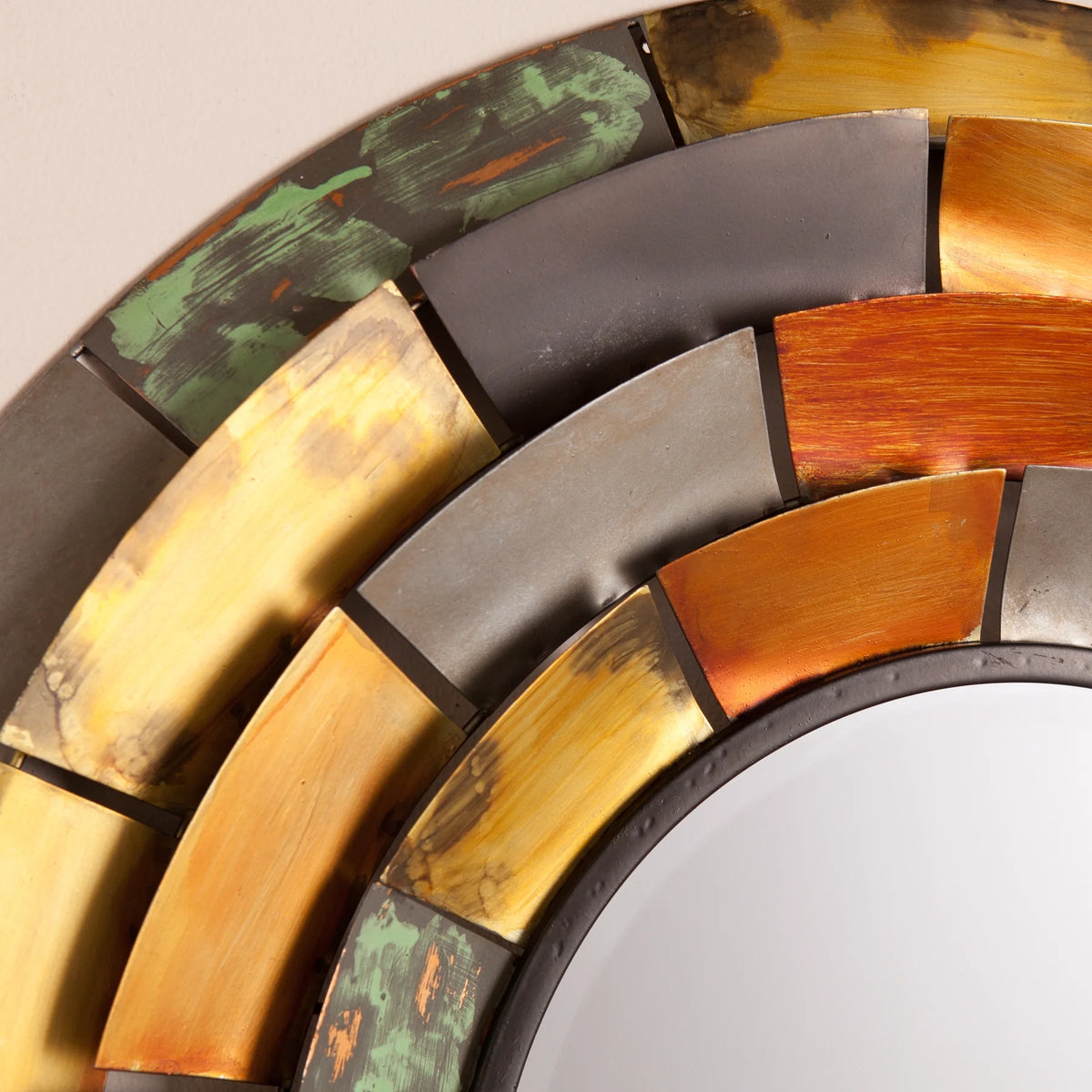 Round Decorative Wall Mirror 31 x 3 P2365